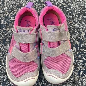 Girl’s Plae Ty shoes size 11